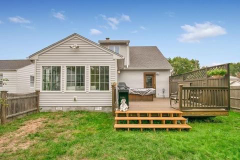 262 Abbott St, Springfield, MA 01118 photo 2