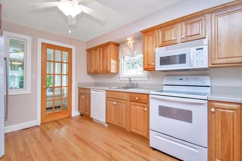 262 Abbott St, Springfield, MA 01118 photo 9