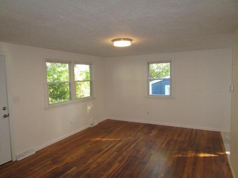 38 Walsh St, Springfield, MA 01109 photo 7