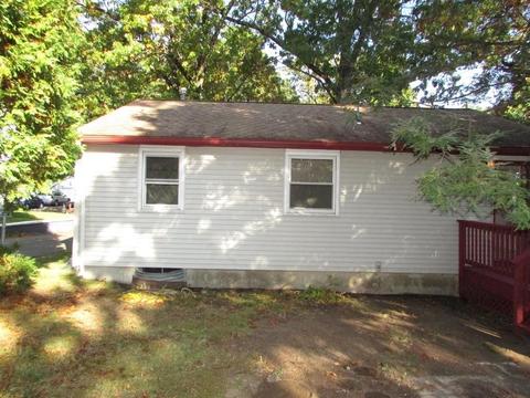 38 Walsh St, Springfield, MA 01109 photo 3