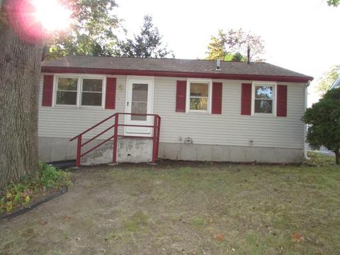 38 Walsh St, Springfield, MA 01109 photo 2