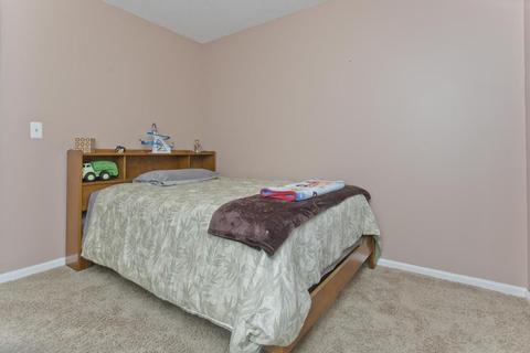 76 Paramount St, Springfield, MA 01104 photo 18