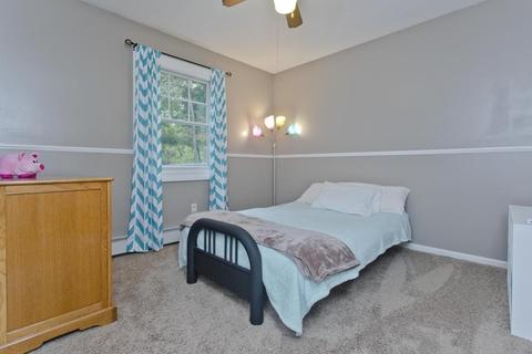 76 Paramount St, Springfield, MA 01104 photo 16