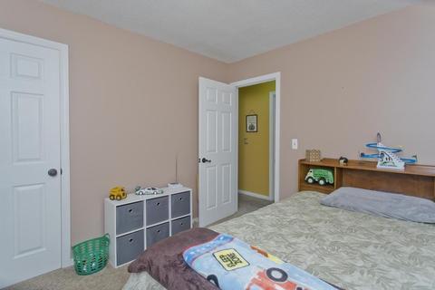 76 Paramount St, Springfield, MA 01104 photo 19