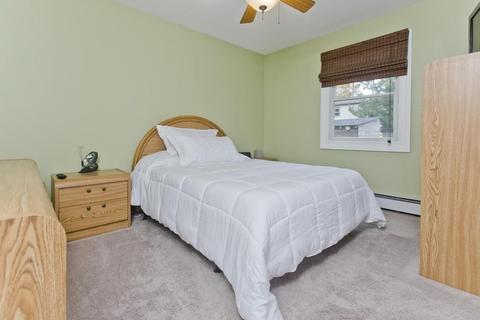 76 Paramount St, Springfield, MA 01104 photo 15