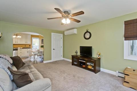 76 Paramount St, Springfield, MA 01104 photo 2