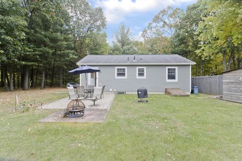 76 Paramount St, Springfield, MA 01104 photo 24