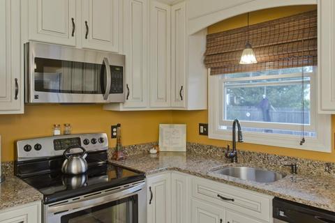 76 Paramount St, Springfield, MA 01104 photo 13