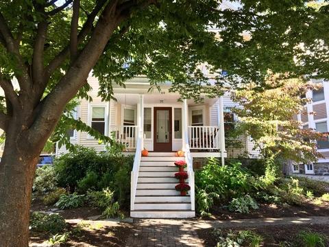 44 Harrison St #1, Brookline, MA 02446 photo 2