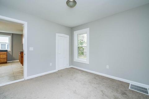 14 Walnut St, Ware, MA 01082 photo 12