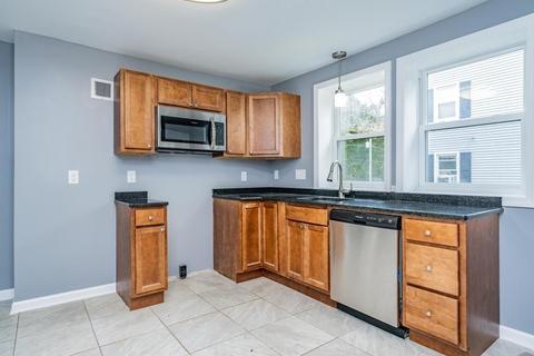 14 Walnut St, Ware, MA 01082 photo 3