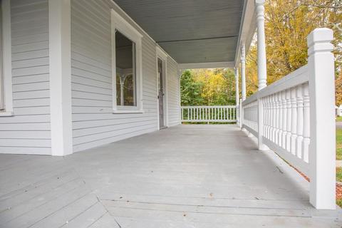 16 Gould St, Ware, MA 01082 photo 5