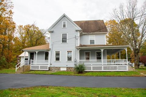 16 Gould St, Ware, MA 01082 photo 4