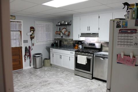 154 Skeele St, Chicopee, MA 01013 photo 3