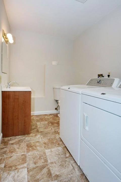 451 E 8th St, Boston, MA 02127 photo 6