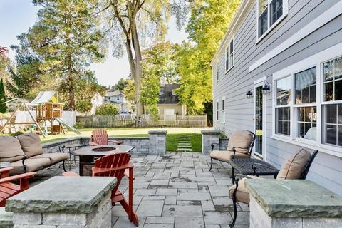 30 Vale Rd, Reading, MA 01867 photo 2