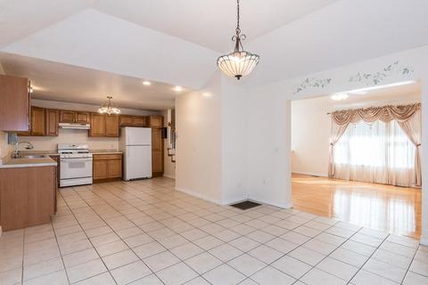 2 Egan Ave, Worcester, MA 01604 photo 8