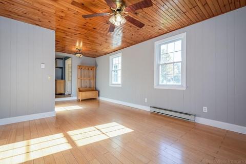 34 Maple St, Sterling, MA 01564 photo 7