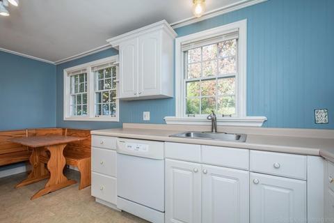 34 Maple St, Sterling, MA 01564 photo 10