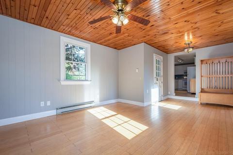 34 Maple St, Sterling, MA 01564 photo 5