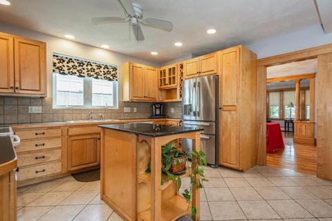 2 Nonquit St, Worcester, MA 01604 photo 9