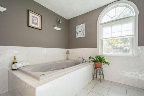 2 Nonquit St, Worcester, MA 01604 photo 21