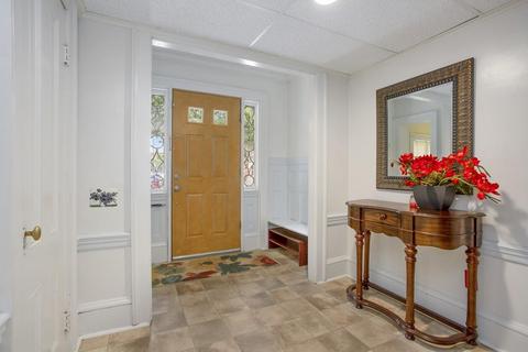 307 Union St, Springfield, MA 01105 photo 2