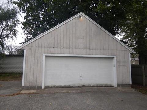 38 Maple St, Chicopee, MA 01020 photo 5