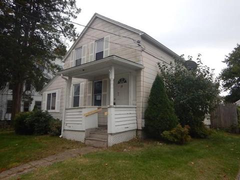 38 Maple St, Chicopee, MA 01020 photo 3