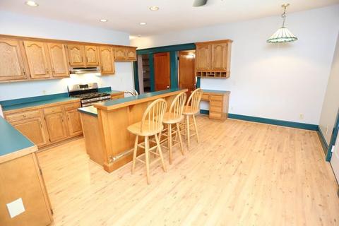 22 Walter St, Chicopee, MA 01013 photo 8