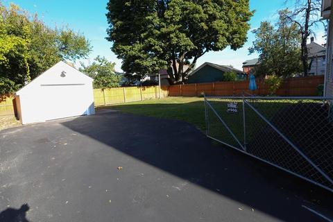 22 Walter St, Chicopee, MA 01013 photo 3
