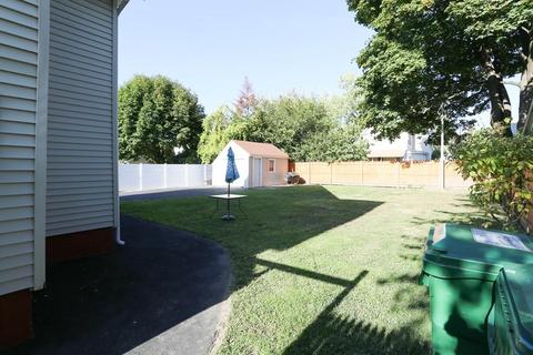 22 Walter St, Chicopee, MA 01013 photo 5