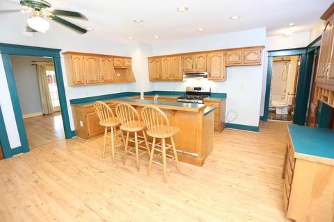 22 Walter St, Chicopee, MA 01013 photo 7