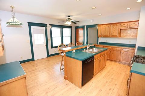 22 Walter St, Chicopee, MA 01013 photo 9