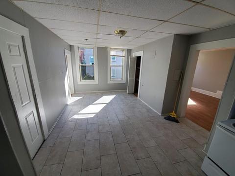 33 Providence St, Worcester, MA 01604 photo 3