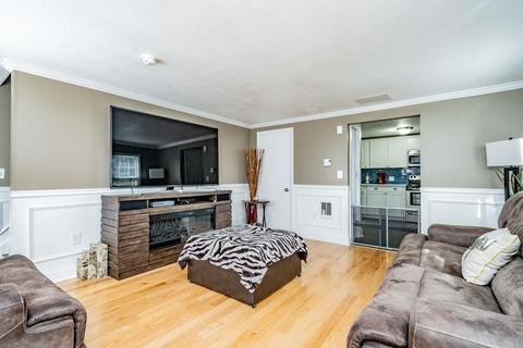 31 Price St, Springfield, MA 01104 photo 4