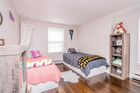 31 Price St, Springfield, MA 01104 photo 8