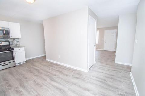 93 Pine Grove St, Springfield, MA 01119 photo 7