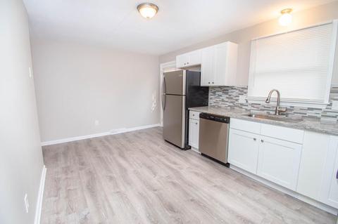 93 Pine Grove St, Springfield, MA 01119 photo 6
