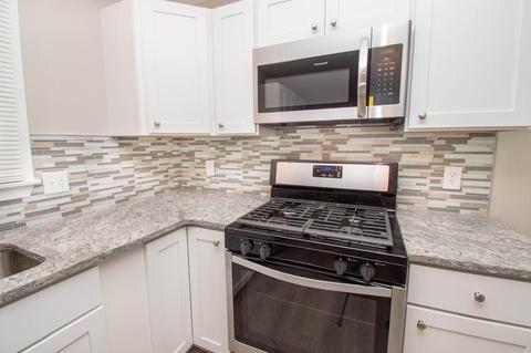 93 Pine Grove St, Springfield, MA 01119 photo 5