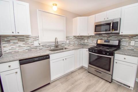93 Pine Grove St, Springfield, MA 01119 photo 4