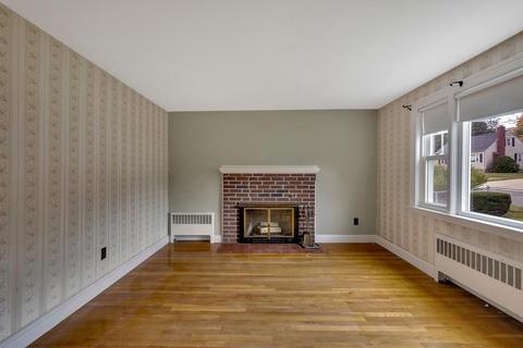 32 Broad St, Walpole, MA 02081 photo 4