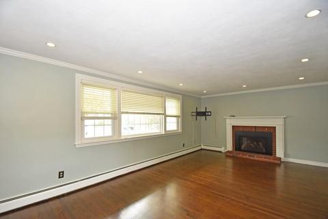 190 Hunting Rd, Needham, MA 02494 photo 2