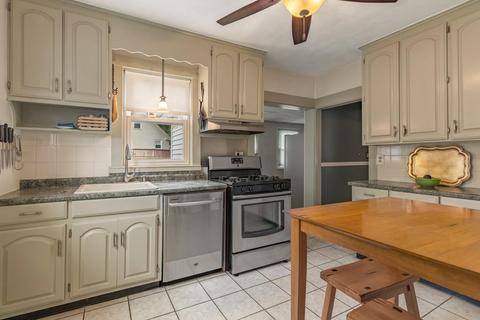 34 Winthrop Ave, Beverly, MA 01915 photo 13