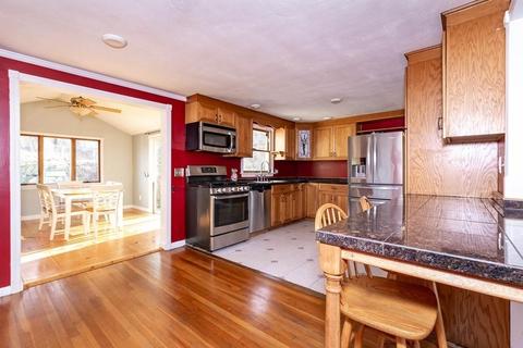 2 Benson Ave, Saugus, MA 01906 photo 5