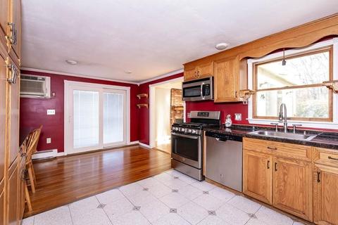2 Benson Ave, Saugus, MA 01906 photo 4