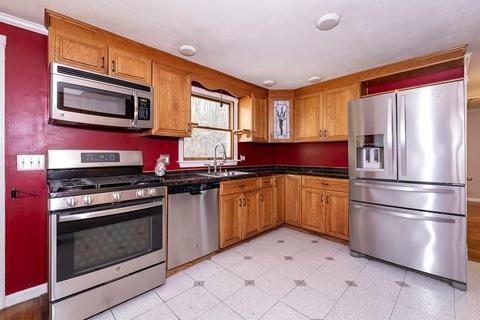 2 Benson Ave, Saugus, MA 01906 photo 3