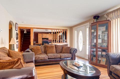 92 Pleasant St, Ware, MA 01082 photo 4