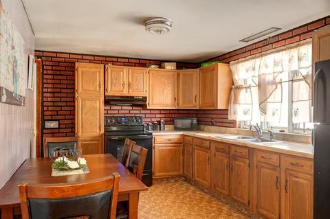 92 Pleasant St, Ware, MA 01082 photo 5