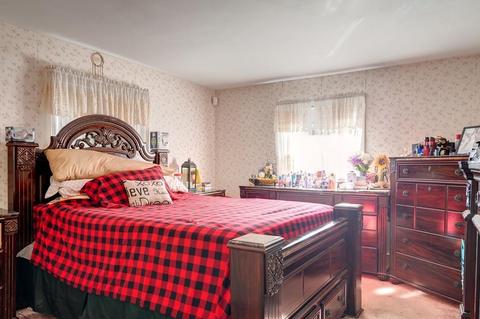 92 Pleasant St, Ware, MA 01082 photo 7